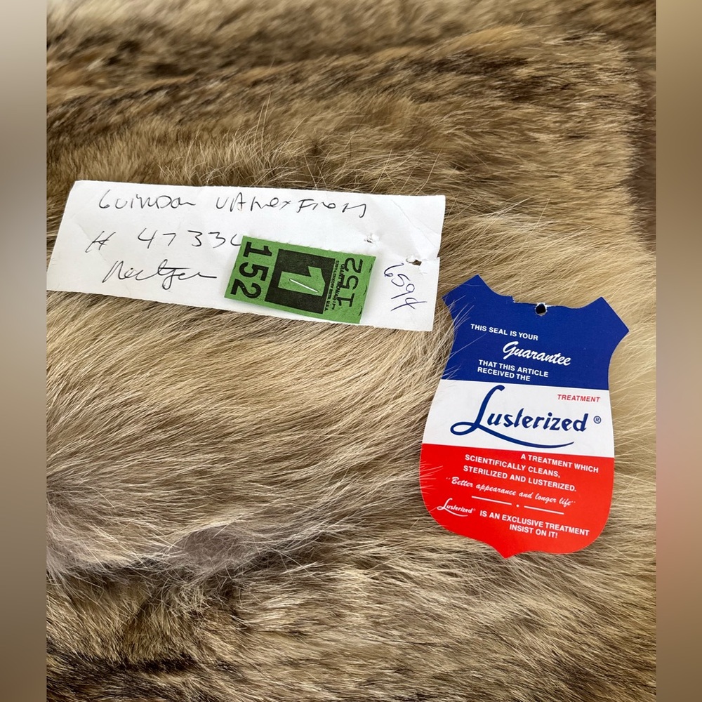 Vintage Elegant Coyote Fur Jacket - Picture 16 of 16
